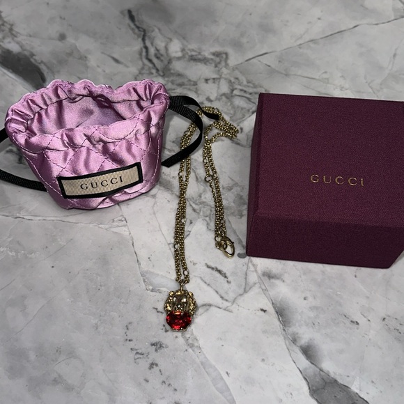 NWT Gucci lion head necklace with red crystal - Picture 3 of 9